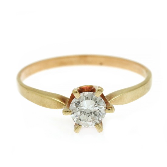 A diamond ring set wth a brilliant-cut diamond, mounted in 14k gold. Size 68.