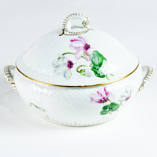 Bing & Grondhal botanical porcelain tureen with cover