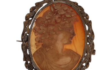 Brooch with cameo and loose cameos, first half of the 20th Century.