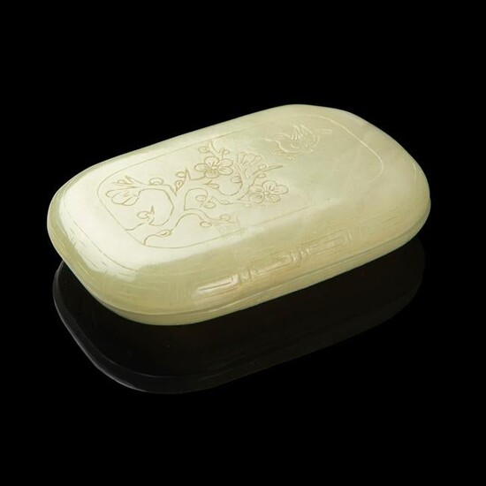 CELADON JADE BOX WITH COVER QING DYNASTY, 19TH CENTURY
