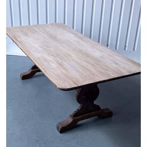 DRAWLEAF EXTENDING DINING TABLE, early 20th century rectangu...