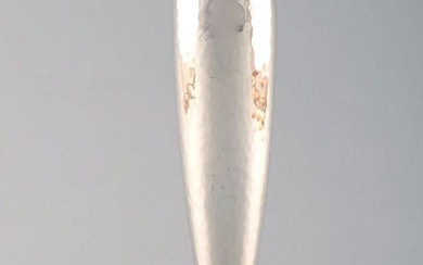 Georg Jensen art deco vase in hammered sterling silver. Designed by Harald Nielsen.