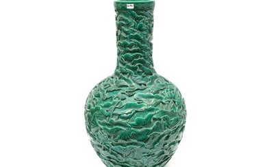 Large emerald green glazed ceramic bulb vase China, 20th century