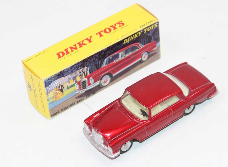 Lot details French Dinky Toys, 533 Mercedes Benz 300...