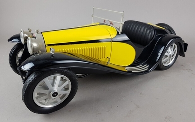Marc Antonietti et Henri Bossat - Bugatti Type 55, carrossée en Roadster. Plaque au dessous,...