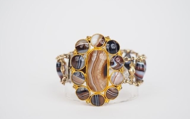 Napoleon III bracelet in vermeil and agate, decorated with a...