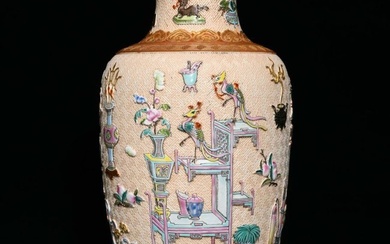 Qing Qianlong famille rose relief gilded Bogu floral pattern lantern vase