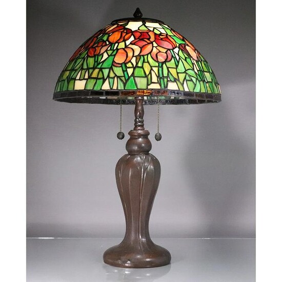 Quality 20th C Leaded Glass Decorative Table Lamp