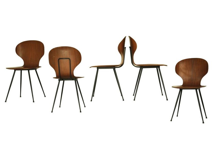 Set consisting of a round table and 5 chairs by Carlo