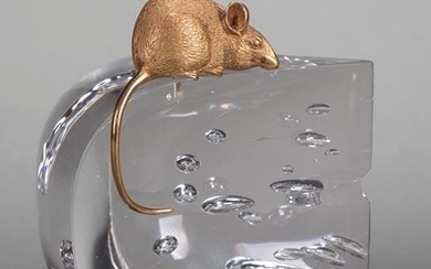 Steuben Glass and 18 kt. Gold "Mouse and Cheese"