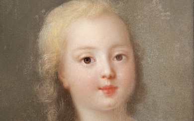 Suiveur d’Antoine PESNE (1683-1757) : PORTRAIT D'ENFANT AU RUBAN BLEU. Huile sur panneau. 18 x...