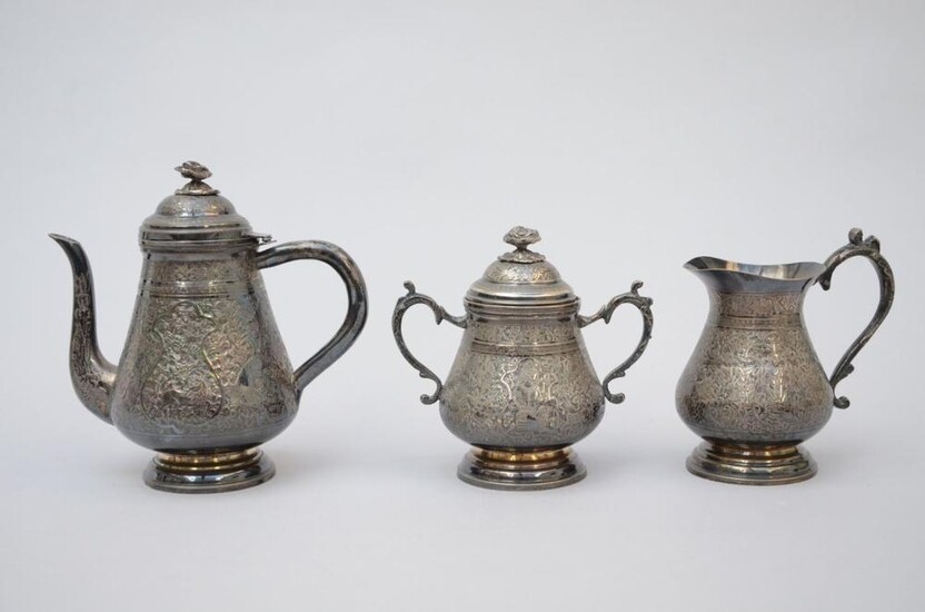 Three-piece silver set, oriental work (*) (18cm)