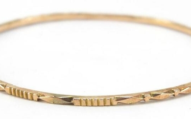 Unmarked gold bangle, (tests as 9ct gold) 6.5cm in