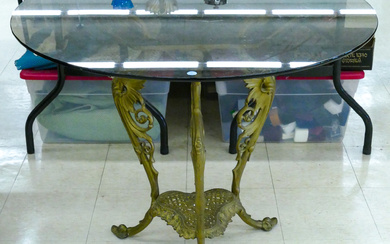 Vintage Gilt Round Glass Top Table 30'' x 35.5'' x 35.5''