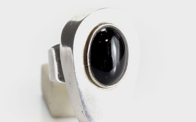 Vintage Large Sterling Silver Onyx Modernist Ring Size 7.75 Oval stone