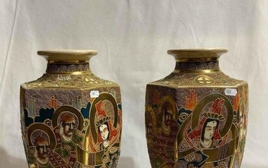 1 Pair of japanese satsuma vases - in...