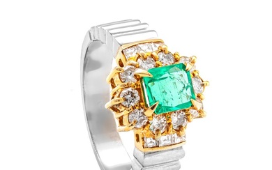 1.33 tcw Emerald Ring - 18 kt. Platinum, Yellow gold - Ring - 0.76 ct Emerald - 0.57 ct Diamonds
