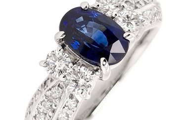 1.89 ctw - 1.32ct Natural Vivid Sapphire and 0.57ct Natural Diamonds - IGI Report - 900 Platinum - Ring - 1.32 ct Sapphire - Diamonds