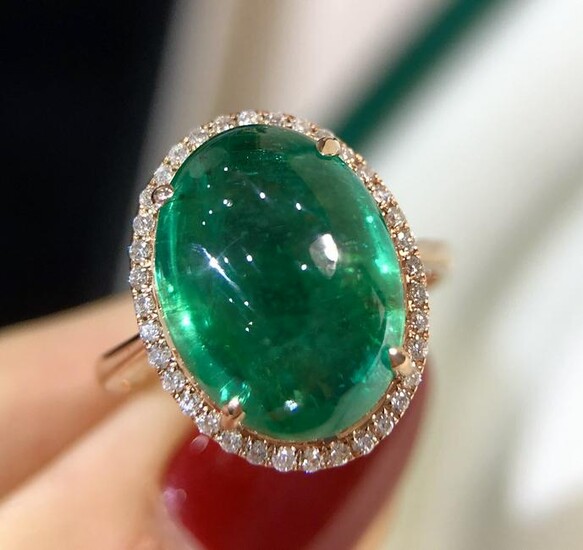 18K Yellow Gold 7.35 ct Emerald & Diamond Ring
