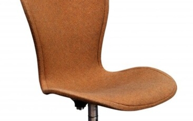 A Gideon Kramer Ion chair