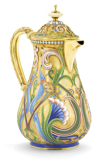 A CLOISONNÉ ENAMEL SILVER-GILT COFFEE POT, MARKED K. FABERGÉ WITH IMPERIAL WARRANT, MOSCOW, 1899-1908