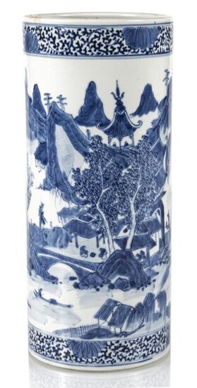A CYLINDRICAL BLUE AND WHITE PORCELAIN LANDSCAPE VASE, China, late Qing/Republic period - H. 29 cm
