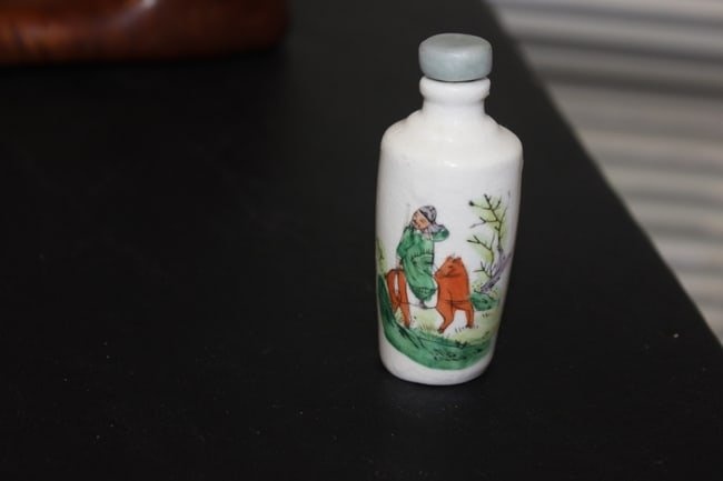 A Chinese Vintage Porcelain Snuff Bottle