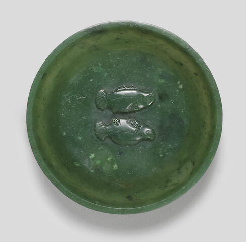 A FINE SPINACH-GREEN JADE 'DOUBLE FISH' MINIATURE MARRIAGE BOWL