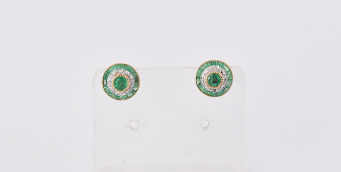 A PAIR OF ART DECO STYLE EAR STUDS