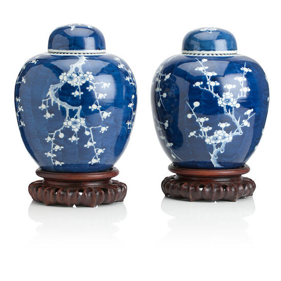 A PAIR OF CHINESE BLUE AND WHITE GINGER JARS