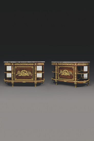 A PAIR OF FRENCH ORMOLU-MOUNTED MAHOGANY COMMODES A L'ANGLAISE, LATE 19TH CENTURY