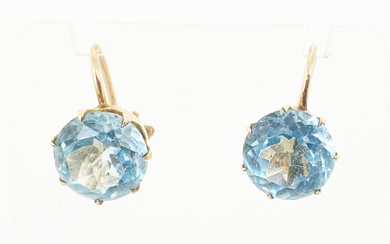 A PAIR OR 9ct ROSE GOLD AND TOPAZ SCREW-BACK EARRINGS
