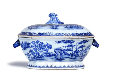 A large Chinese export blue and white tureen Qing dynasty, 18th century...