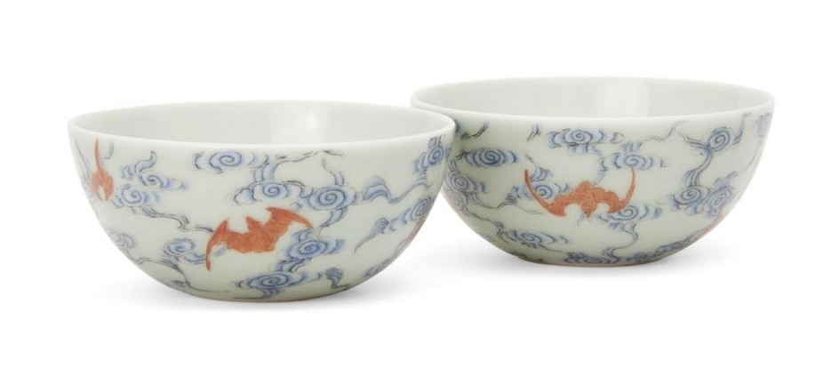 A pair of Chinese porcelain 'bats and...