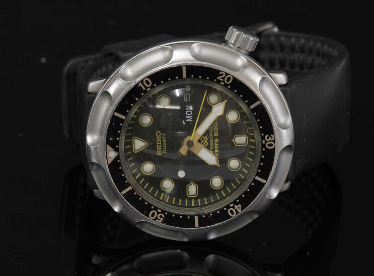 A titanium and stainless steel Seiko 'Ashtray' quartz professional tuna diver's watch, c.1986