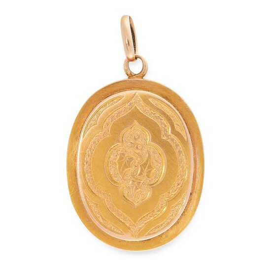 AN ANTIQUE MOURNING LOCKET PENDANT in yellow gold, the