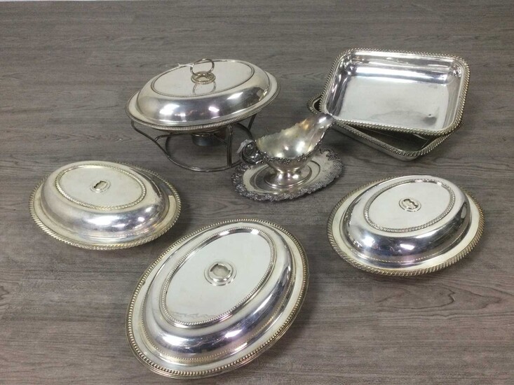 AN EARLY 20TH CENTURY SILVER PLATED SERVING DISH AND COVER