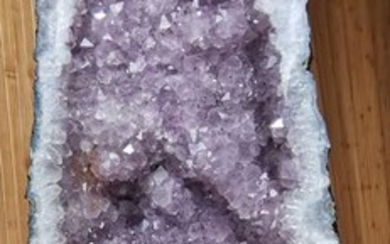 Amethyst tall and slim, with rare yellow crystals under Geode - 62×25×23 cm - 30.9 kg
