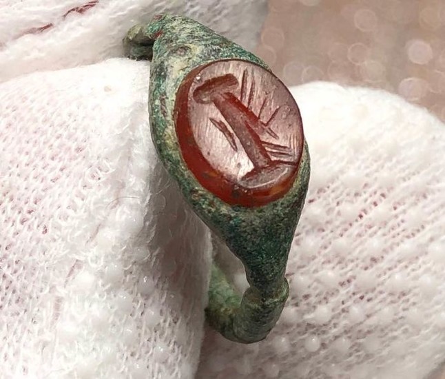 Ancient Roman Bronze Seal Ring with Carnelian Gemstone ''Clasped Hands'' Sign of Goddess Concordia Symbolizing Friendship