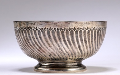 Andrew Fobelberg & Stephen Gilbert. George III sterling silver bowl, London 1804