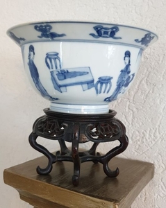 Bowl - Blue and white - Porcelain - Long Eliza - Boy - Klapmuts Bowl - 6 Character Chenghua Mark - China - Kangxi (1662-1722)