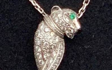 Cartier - 18 kt. White gold - Necklace with pendant Diamond - Emerald