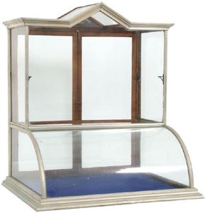 Claes & Lehnbueter Single Tower Display Case