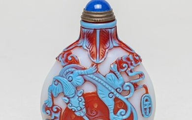 Collectible Chinese Overlay Glass Snuff Bottle