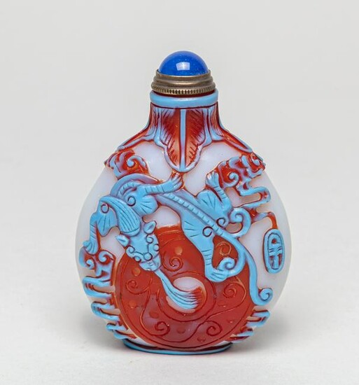Collectible Chinese Overlay Glass Snuff Bottle