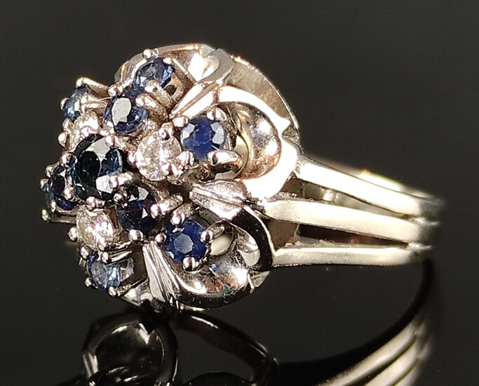 Diamond-sapphire-ring, with 10 sapphires and 3 diamonds, 585/14K white gold, 6.3g, size 48.5