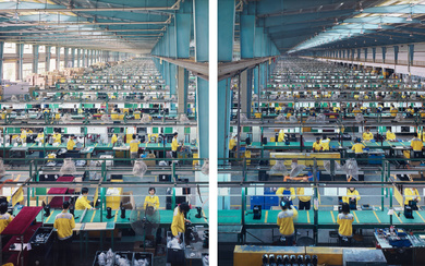 Edward Burtynsky, Manufacturing #10a & #10b, Cankun Factory, Xiamen City, China
