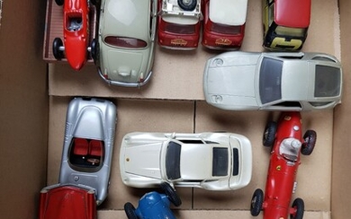 LOT de 13 véhicules échelle 1/43 métal : 1x Dinky Toys Meccano Mercedes 230 SL...
