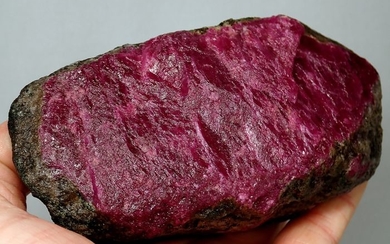 Large Ruby Crystal 4590.5ct - 130.31×59.26×65.97 mm - 918.1 g