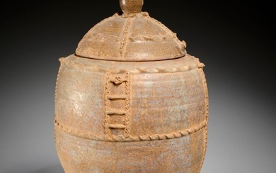Large Song style earthenware jar and cover